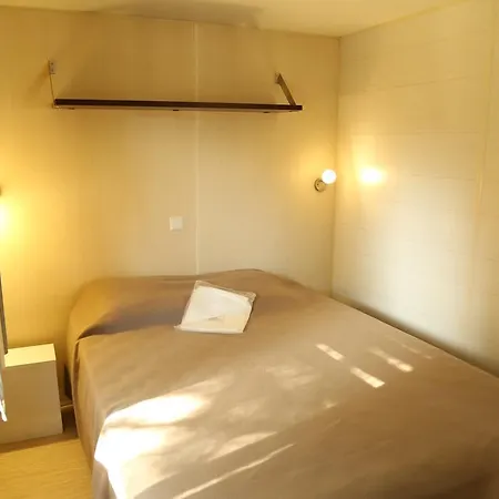 Camping Fondespierre Campeggio Castries